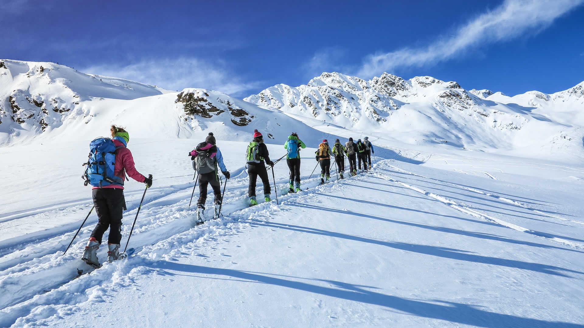 Reguli de siguranță în timpul sesiunilor de schi de tură